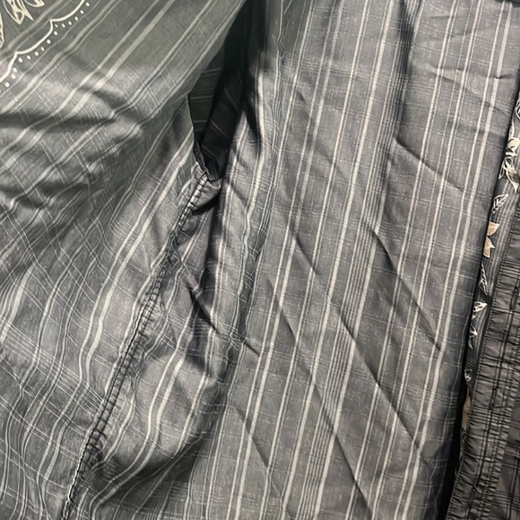 Shirt - Picture 4 of 4